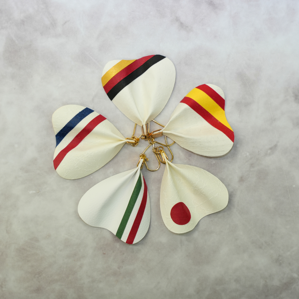 国旗シリーズ花びらピアス&イヤリング(片耳)